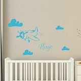Gepersonaliseerde Ambiance Sticker Gepersonaliseerde voornaam, sticker, vliegtuig in de wolken, wanddecoratie, kinderkamer, 2 vellen van 35 x 25 cm en 40 x 25 cm, hemelsblauw