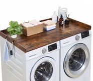 Vevor Wasmachine en Droger Bovenplaat, 137 X 69,9 cm Houten Was- en Drogerbovenplaat met Rand en Haakjes, Waterbestendige Wasmachinebovenplaat voor Waskast, Pantry en Werkplaat Organiseren en Opbergen, Bruin