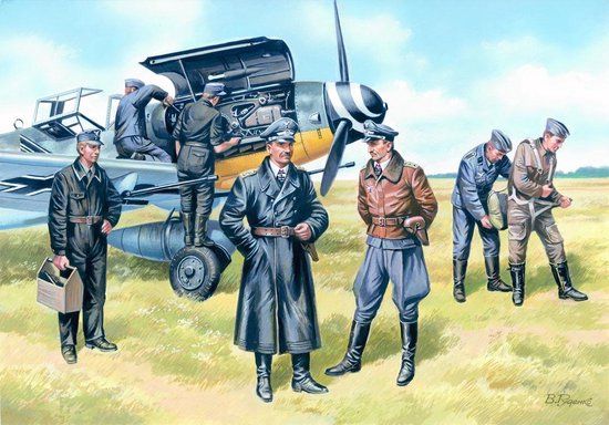 ICM 48082 German Luftwaffe Pilots and Ground Personnel (1939-1945) Plastic Model Kit