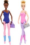 Barbie HXC37 Balletzaalset met 2 poppen en 9 accessoires, blonde en bruine ballerina-modepoppen met extra outfit en dansthema