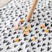 Bumkins Splat Mat Knoeimat - Tapis de sol et de table pour sous la chaise haute, pour les activités manuelles ou comme tapis de pique-nique - Hearts - 107 x 107 cm - Lavable et imperméable - 100% Polyester avec revêtement TPU - Sans BPA, PVC ni phtalates