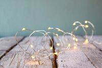 VoltShine Led-lichtsnoer, warmwit, 4,9 m, werkt op batterijen, perfect voor het decoreren van binnen- en buitenruimtes
