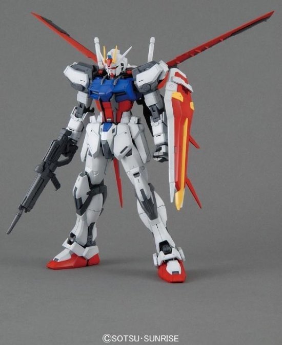 Namco Bandai GUNDAM - Model Kit - MG 1/100 - Aile Strike Gundam - 18 CM