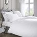 Appletree Witte dekbedovertrekset - super kingsize 260 x 220 cm - 100% katoen - 200 draadtelling - 2 kussenslopen - doorgestikte randen - zacht luxe beddengoed in hotelstijl - fris wit beddengoed