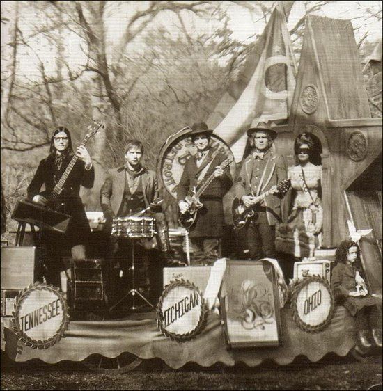Bertus Distributie The Raconteurs Consolers Of The Lonely