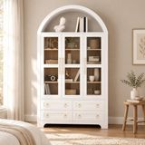 STILVORA Vitrinekast - Rondboogdesign Met 3 Glazen Deuren En 4 Lades - Wit