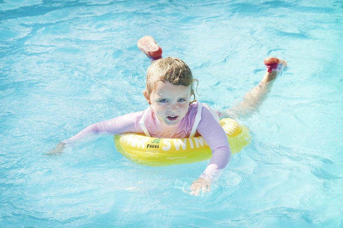 Freds Swim Academy SWIMTRAINER GEEL + HANDPOMP
