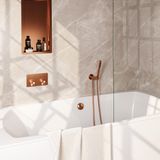 Brauer Copper Carving Thermostatische Inbouw Badkraan Drukknoppen - Badvulcombinatie - Staaf - Doucheslang - Wandaansluitbocht - Handdouche - Koper Geborsteld Pvd