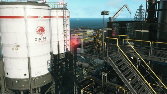 Konami Metal Gear Solid V: The Phantom Pain - Day One Edition PlayStation 4