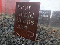 Techniekwinkel.be CorTenStaal staander, Rouwdecoratie, grafornament, grafdecoratie, aandenken, nooit vergeten, voor altijd.