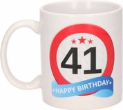 Bellatio Decorations Beallatio Decorations - 41 jaar Verjaardag koffiemok - cadeau beker - stopbord print met happy birthday - 300 ml - keramiek - wit