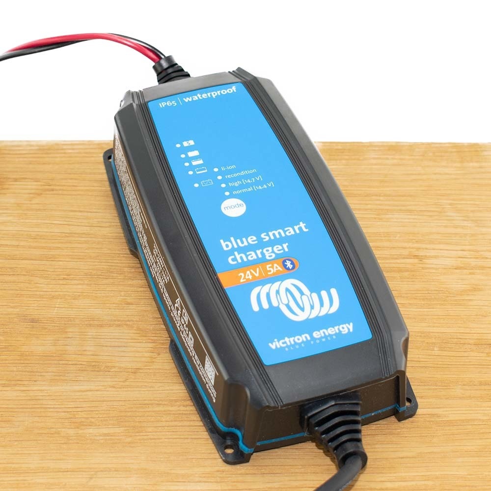 Victron Blue Smart IP65 Acculader 24/5 120V