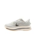 NIKE Loopschoen 'Pegasus Premium' beige / zilver