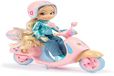 UNIQUE EYES, MYM112 Pop 25 cm – Amy, met haar blik Wie je volgt, met scooter, speelgoed voor kinderen vanaf 3 jaar
