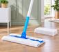 Set de balai à plat manche pliable avec 8 lingettes sèches env. 130cm pour nettoyage humide & sec produit de second choix – testé & parfaitement fonctionnel en bleu