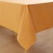 Tapis de table aspect lin - Lavable avec effet lotus - Carré 140x140 cm - Jaune