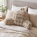 Pom Pom Fur coussin de dossier confortable - taupe