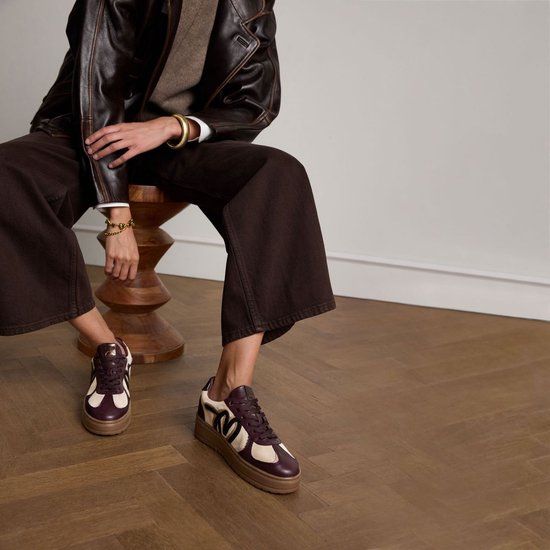 Manfield - Dames - Burgundy suède sneakers - Maat 37