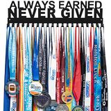Lapetale Fashion Medaillehouder Hanger Display Rack Award Lint Organizer voor Race, Hardlopen, Voetbal, Gymnastiek, Worstelen, Sport met 20 STKS Hanghaken Upgraded 15,8 inch Lange Gemakkelijk Gebruik