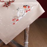 Vervaco Tafelkleed Kit Kerst Sneeuwhaas en Goudvink Borduren Borduurpakket 80 x 80 cm