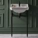 Hudson Reed Richmond Lavabo sur pieds rétro – 56 cm – Porte-serviettes Noir – 1 trou