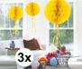 Merkloos / Sans marque Folat Bv Decoratie bol - 3x - geel - 30 cm - crepe papier - versiering - honeycumbs - hangdecoratie