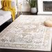 Safavieh Traditioneel tapijt, machinewasbaar, antislip, ideaal voor drukbezochte ruimtes, Arizona collectie, laagpolig, beige en goud, 120 x 180 cm