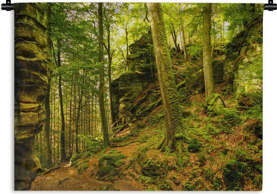 1001Tapestries Wandkleed - 180x135 cm - Bomen - Steen - Bos - Natuur - Groen - Katoen - 1001Tapestries