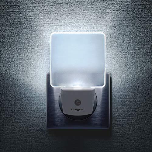 Integral Led-nachtlampje voor de muur, 3 stuks, met automatische sensor dag/nacht, stopcontact-formaat, wit, mat, kunststof, 6 W