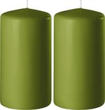Enlightening Candles 2x bougies cylindriques vert olive/bougies tronquées 6 x 8 cm 27 heures de combustion - Bougies inodores vert olive