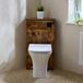 Hudson Reed Avenham Toilet autoportant Habillage de cuvette d'angle moderne Chêne foncé avec réservoir et bouton de chasse d'eau noir