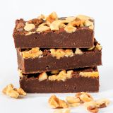 Brownies.nl Vegan Noten Brownie Box - 12 Brownies Per Post - Brievenbus Pakket - Brownie Box - Pure chocolade - Knapperige noten bovenop - Zonder melk en eieren