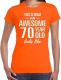 Bellatio Decorations Awesome 70 year - geweldige 70 jaar cadeau t-shirt oranje dames - Verjaardag cadeau S