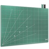 ACROPAQ Tapis de découpe A2 - Auto-cicatrisant, A2 (60 x 45 cm), 5 couches protectrices pour vos meubles, Avec grilles et marquages d'angle des deux côtés, Vert - Tapis de bricolage, Tapis de découpe