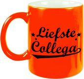 Bellatio Decorations Shoppartners Bv Liefste collega tekst cadeau mok / beker - neon oranje - 330 ml - bedankt cadeautje / afscheidscadeau