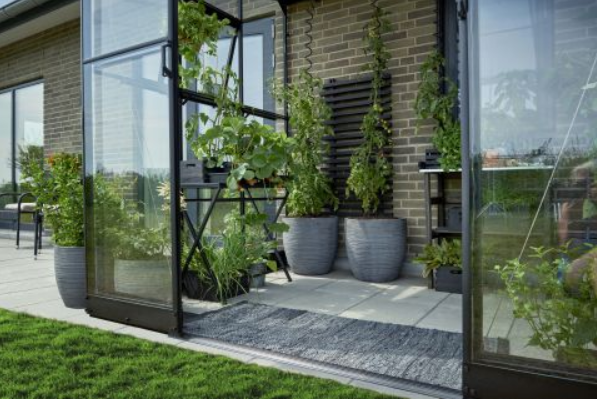 Royal Well Fundering Qube LT 68, Zwart