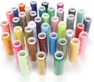 Bol Naaigaren (39 couleurs différentes) Polyester Draadspoelset