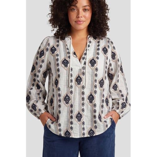 Exxcellent Plus Size Top - Multicolor