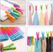 Merkloos Set van 150 kleurrijke plastic wasknijpers met anti-slip grip