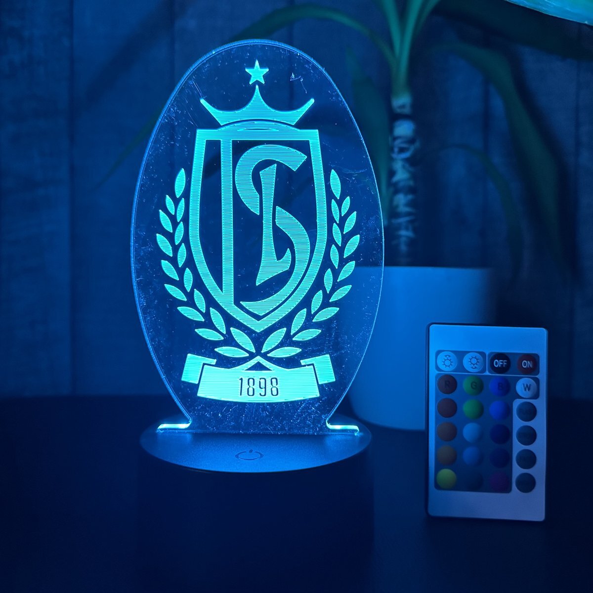Klarigo Klarigo® Nachtlamp – 3D LED Lamp Illusie – 16 Kleuren – Bureaulamp – Voetbal – Sfeerlamp Standard Luik – Nachtlampje Kinderen – Creative lamp - Afstandsbediening