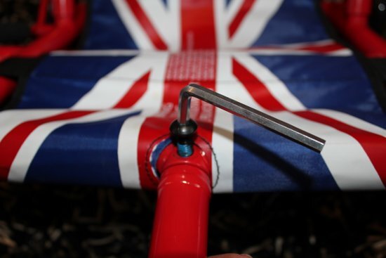 Ezyroller zitting Union Jack vlag