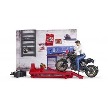 Bruder 62101 - Motorwerkplaats Met Ducati Scrambler Cafe Racer En Monteur - Speelgoedset - Jongen - Kunststof