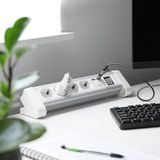Q-Link stekkerdoos - 4-voudig - randaarde - USB A/C - voor bureau - 3 x 1.5 mm² - 1.5 m - wit/grijs