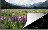 Merkloos KitchenYeah® Inductie beschermer 77x51 cm - Lupine in het Nationaal park Fiordland - Inductie kookplaat accessoire