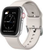 By Qubix - Soft siliconen bandje met gespsluiting - Sterrenlicht / starlight - Geschikt voor Apple Watch 38mm / 40mm / 41mm / 42mm