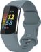 Strap-it Siliconen Smartwatch bandje - Geschikt voor Fitbit Charge 5 / Fitbit Charge 6 - Grijsblauw - Maat S