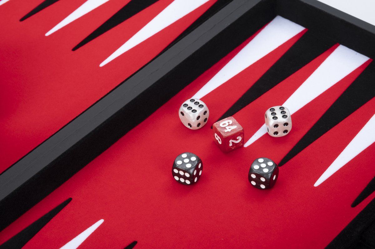 Longfield Backgammon 15 inch zwart rood en wit ingelegd vilt