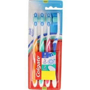 Colgate Triple Action Medium Tandenborstels - 4 stuks