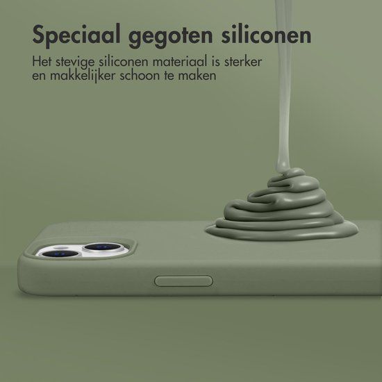 Accezz Liquid Silicone Backcover met MagSafe voor de Samsung Galaxy S24 Ultra - Cooper Green