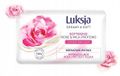Crèmezeep Luksja Zeep in blokje roos en melk soft 90g